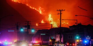 Fire broke out on January 7, 2025 in the wealthy town of Pacific Palisades, on the edge of Malibu, sending an inferno of flames to race down the mountain toward Pacific Coast Highway (PCH) in Los Angeles County. Palisades Fire, CA, Malibu, California, USA